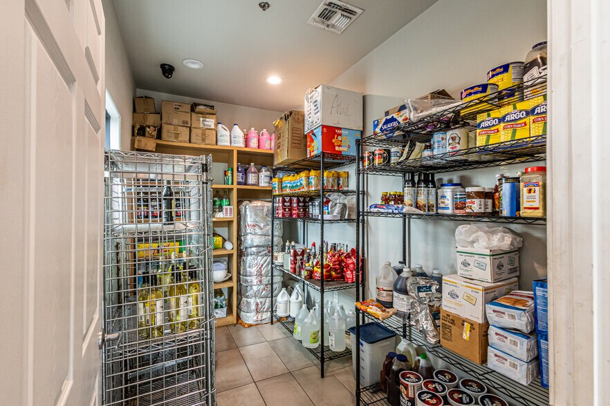 More Photos Of 1309 Junction Dr, Laredo Restaurant For Sale