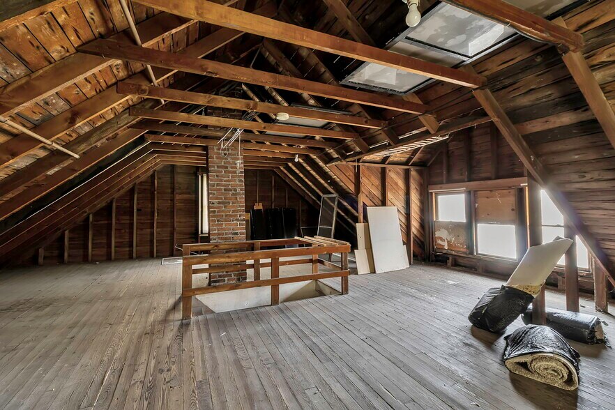 More Photos Of 646 Cayuga Dr, Niagara Falls Religious Facility For Sale