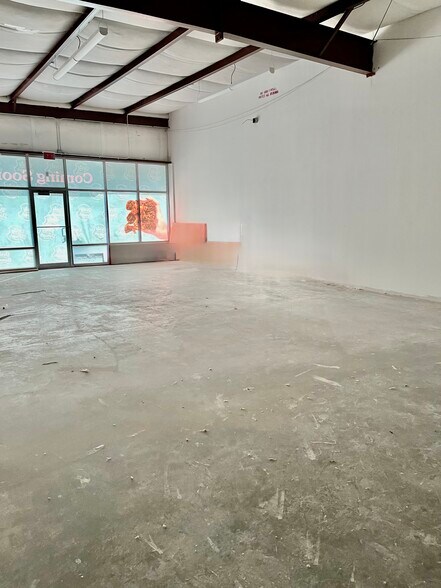 More Photos Of 6801 Phoenix Ave, Fort Smith Storefront Retail Office For Lease