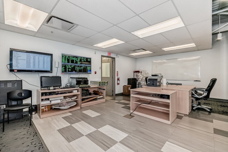 More Photos Of 9040-9058 22nd Ave SW, Edmonton Showroom For Sale