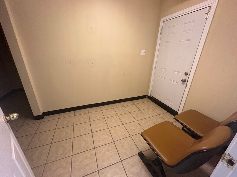 More Photos Of 8736 Chef Menteur Hwy, New Orleans Medical For Lease