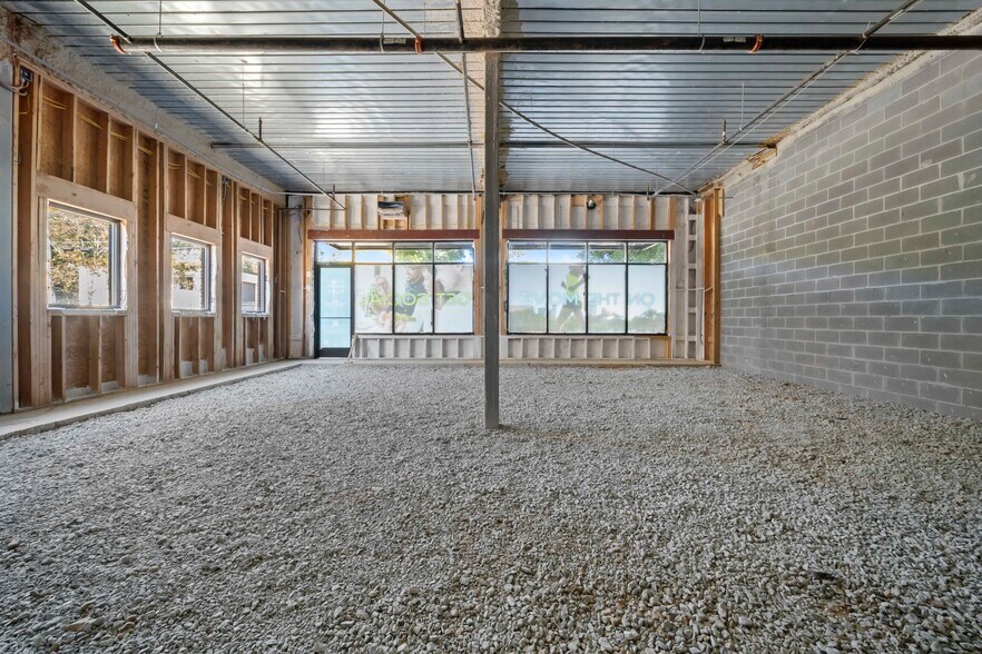 More Photos Of 2030 Main St NW, Atlanta Apartments For Lease