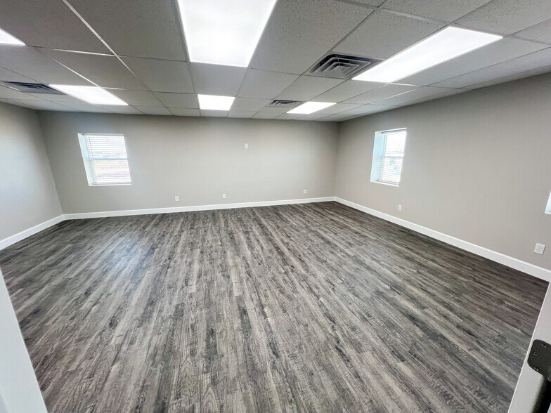 More Photos Of 4713 County Road 128, Midland Warehouse For Lease