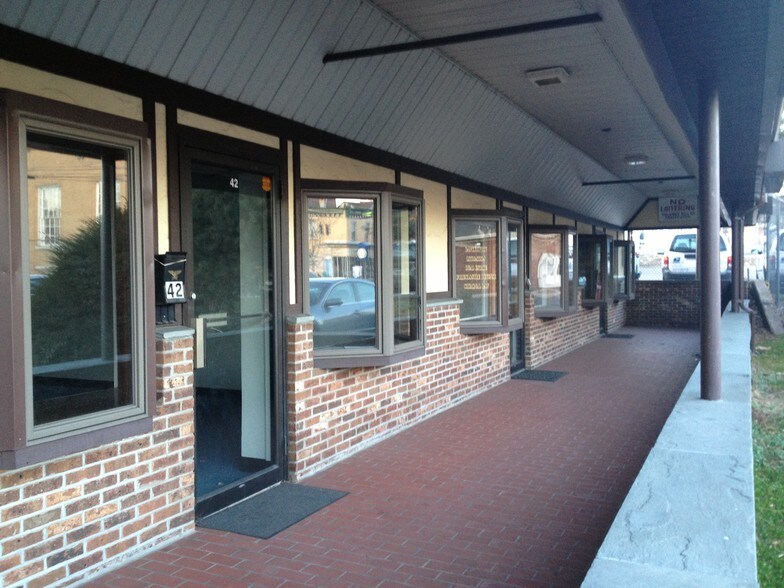 More Photos Of 42-46 Lafayette Ave, Suffern Freestanding For Lease