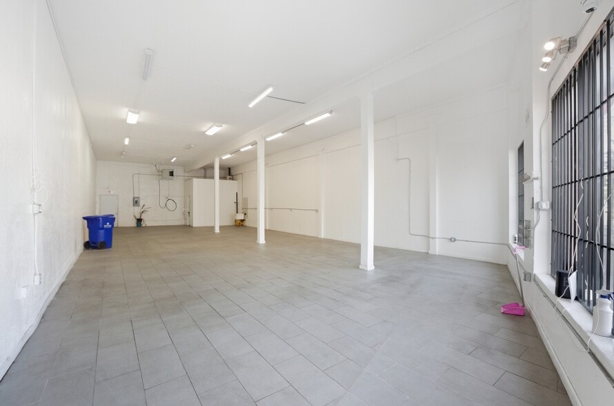 More Photos Of 7101-7105 International Blvd, Oakland Storefront For Lease