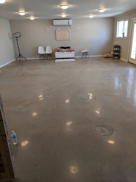 More Photos Of 2800 Hemphill St, Fort Worth Office For Sale