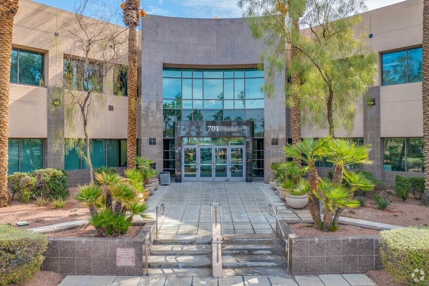 More Photos Of 701 N Green Valley Pky, Henderson Medical For Lease