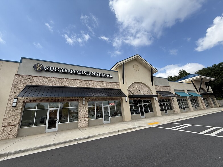 More Photos Of 310 Lanier Cir, Woodstock Storefront For Lease