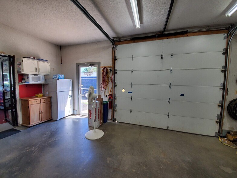 More Photos Of 414 Rt-125, Brentwood Freestanding For Lease