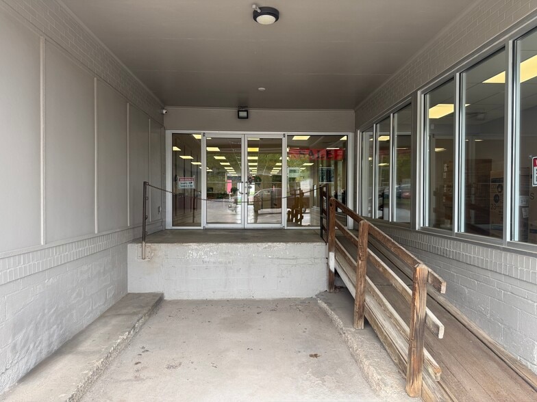 More Photos Of , Raytown General Retail For Sale