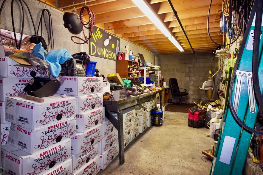 More Photos Of 157 Maple Carriage Dr, Lewisburg Bowling Alley For Sale