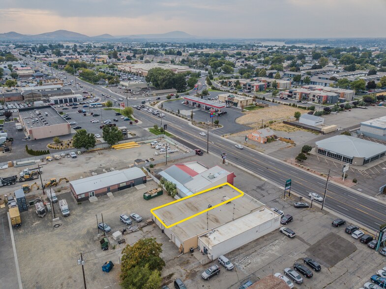 More Photos Of 4207 W Clearwater Ave, Kennewick General Retail For Lease