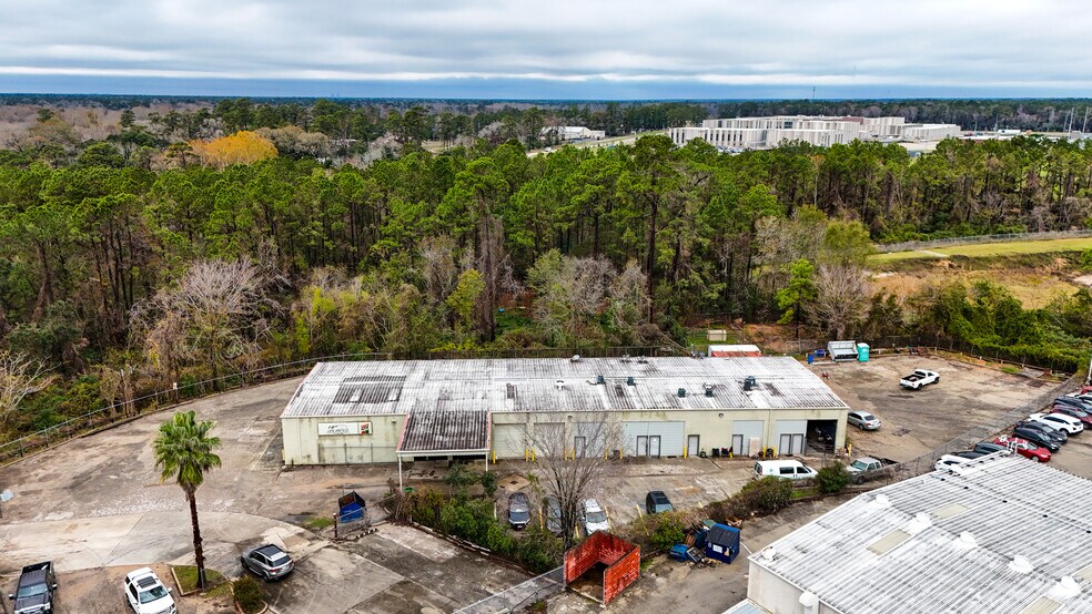 More Photos Of 80 Sorters McClellan rd, Kingwood Warehouse For Sale