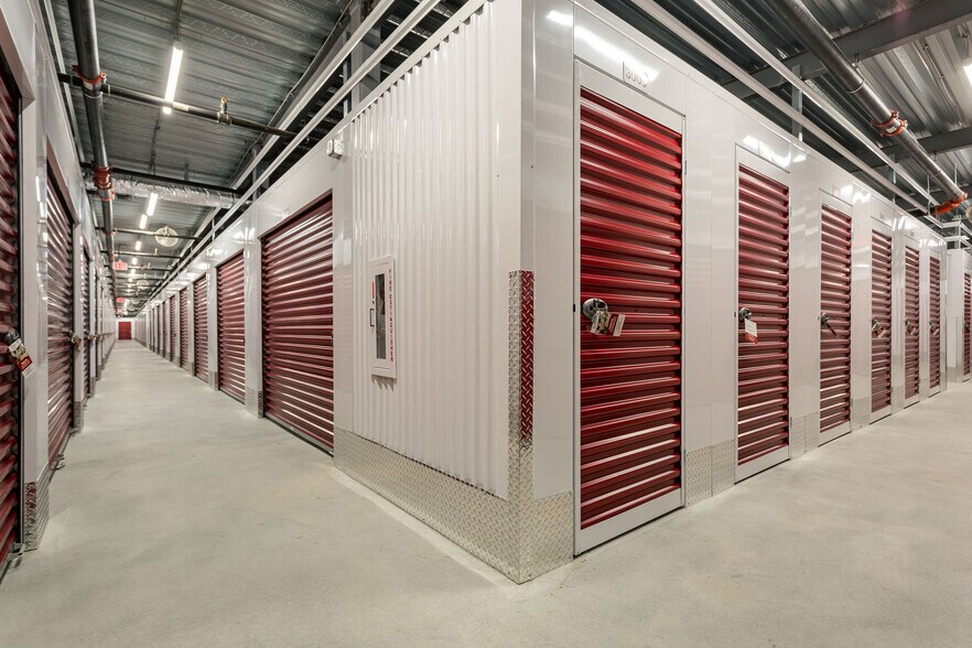 More Photos Of 1300-1338 E Gude Dr, Rockville Unknown For Lease