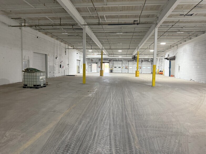 More Photos Of 1501 S 19th St, Mattoon Warehouse For Lease