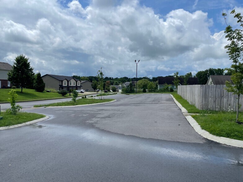 More Photos Of 840 Professional Park Dr, Clarksville Office For Lease
