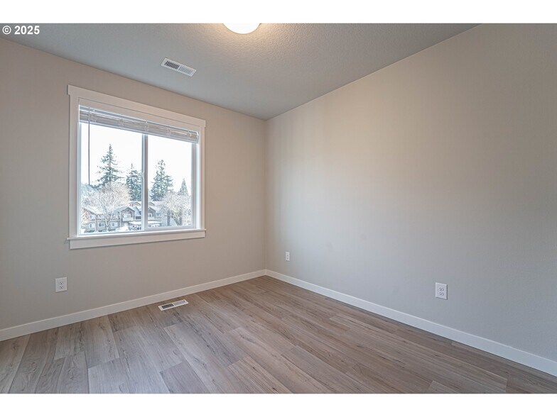 More Photos Of 4943 NE 2nd Ct, Vancouver Multifamily For Sale