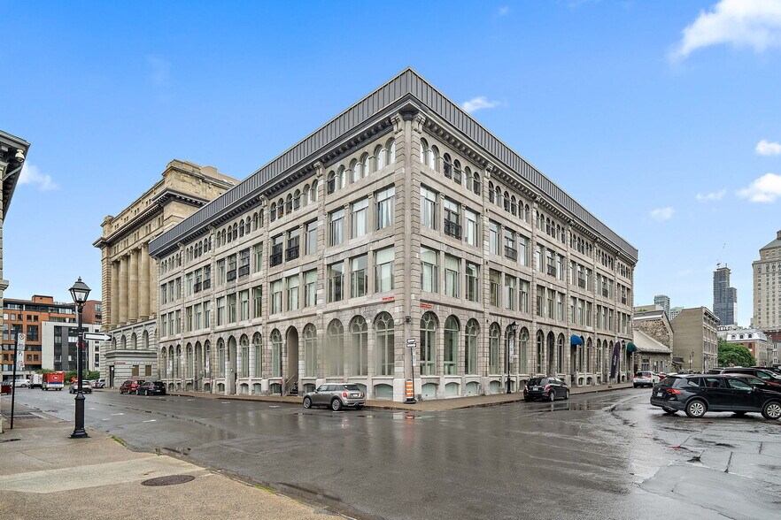 Primary Photo Of 367 Rue Marguerite-D'youville, Montréal Apartments For Lease