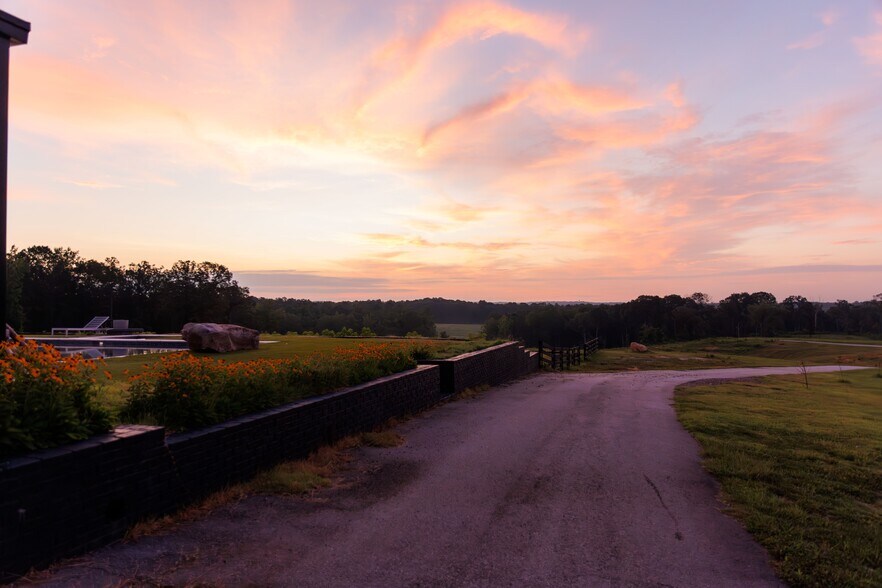 More Photos Of 2199 Roosterville Rd, Roopville Horse Stables For Sale