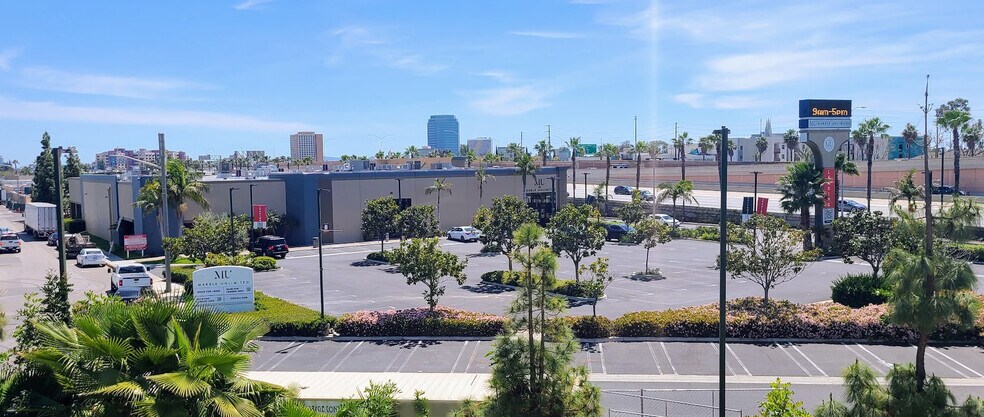More Photos Of 1985-1985 S Santa Cruz St, Anaheim General Retail For Lease