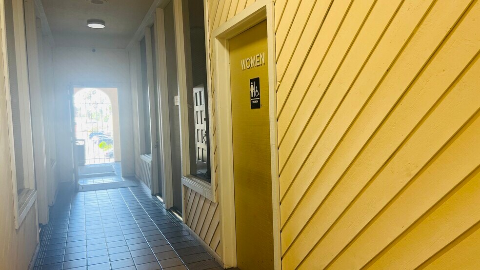 More Photos Of 1131 E Main St, Tustin Office Residential For Lease