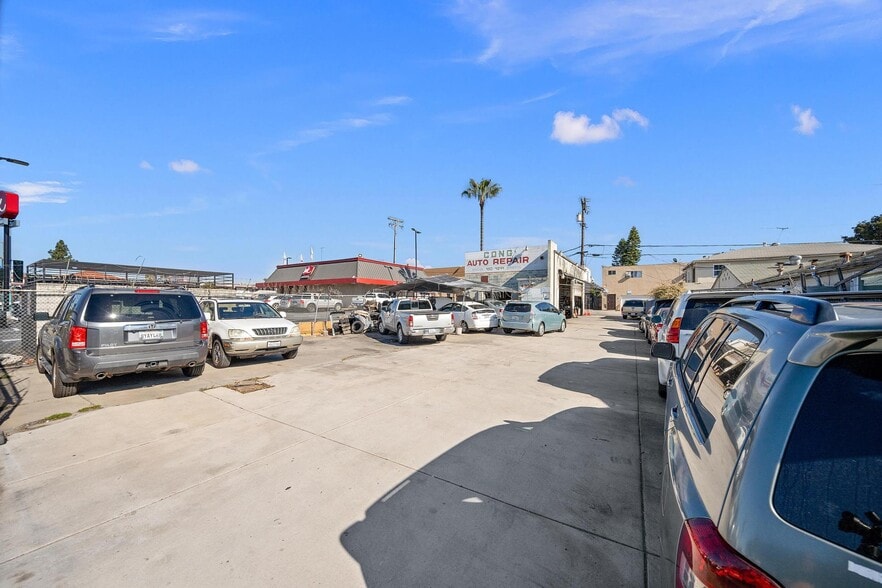 More Photos Of 4335 Euclid Ave, San Diego Auto Repair For Sale