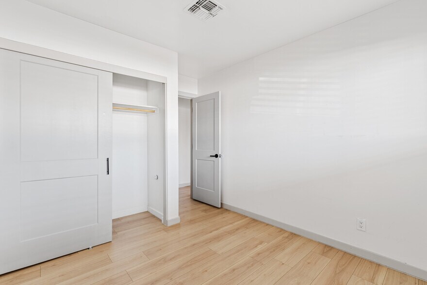 More Photos Of 4034 E Moreland St, Phoenix Multifamily For Sale