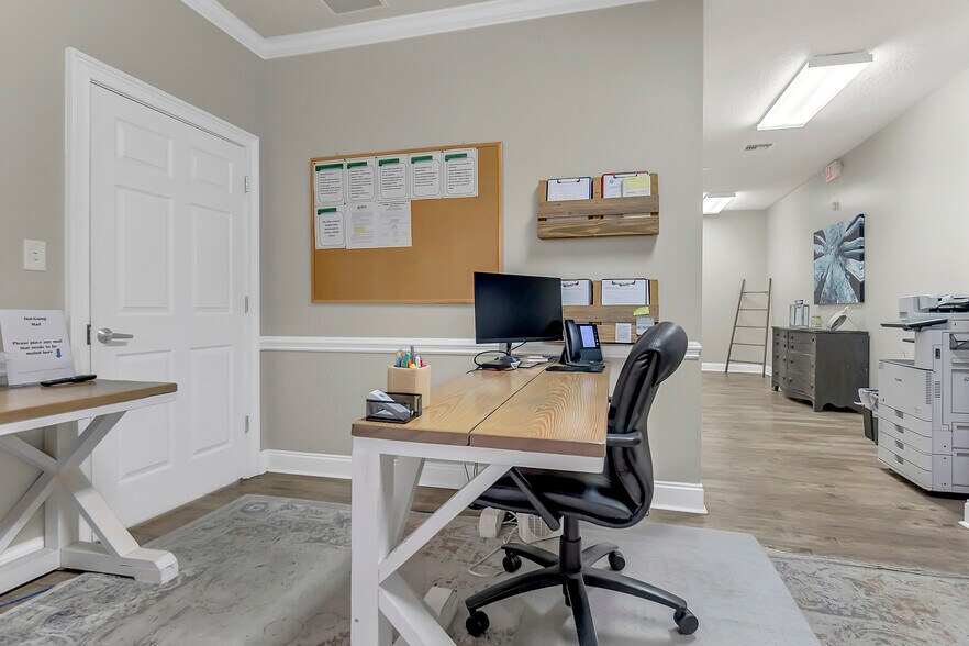 More Photos Of 1501 US Highway 19 S, Leesburg Office For Sale