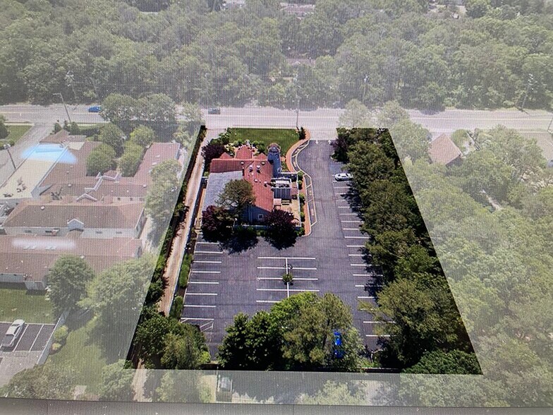 More Photos Of 322 W Montauk Hwy, Hampton Bays Restaurant For Sale