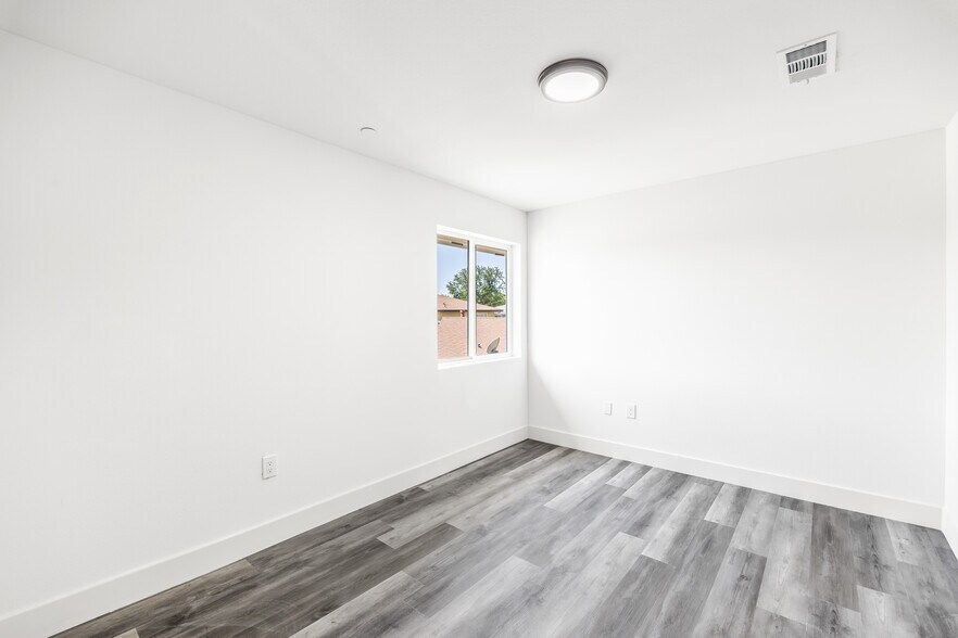 More Photos Of 2409 Cava Ct, Sacramento Apartments For Sale