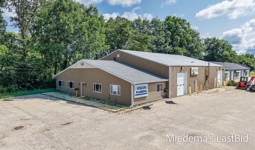 More Photos Of 409 Lentz Ct, Lansing Auto Repair For Sale