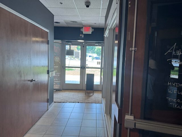 More Photos Of 1985 Hendersonville Rd, Asheville Office For Lease
