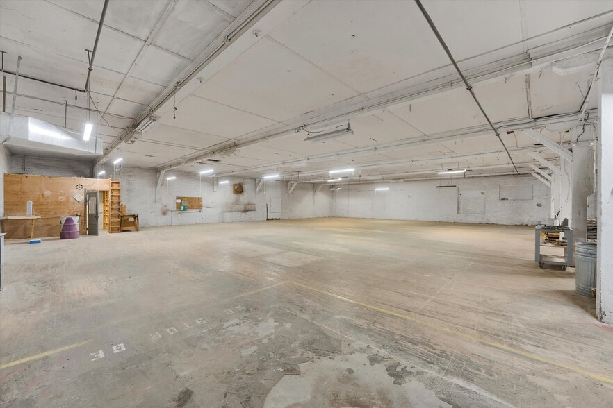 More Photos Of 602-620 Tacoma St, Allentown Manufacturing For Sale