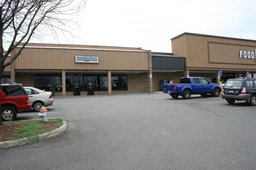 More Photos Of 200 Richmond Hwy, Amherst General Retail For Lease