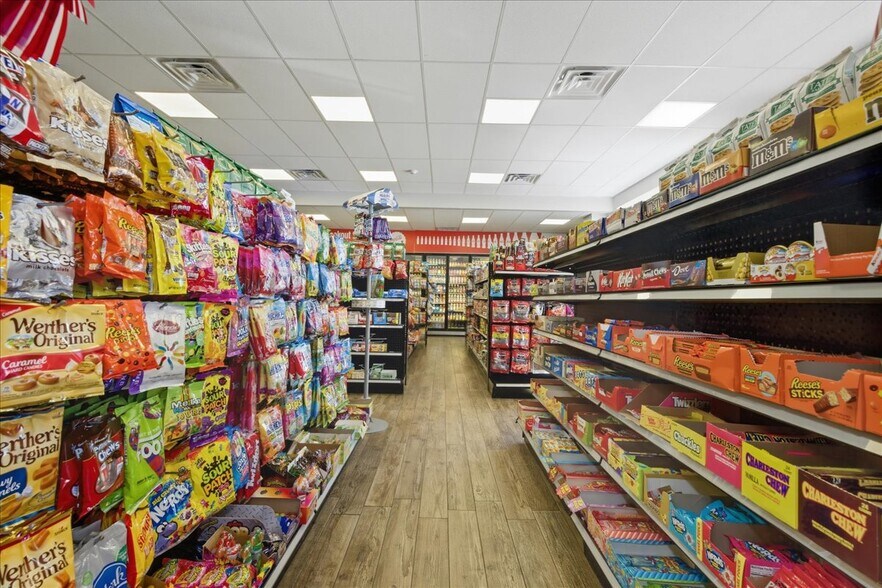 More Photos Of 12 Lido Blvd, Point Lookout Service Station For Sale