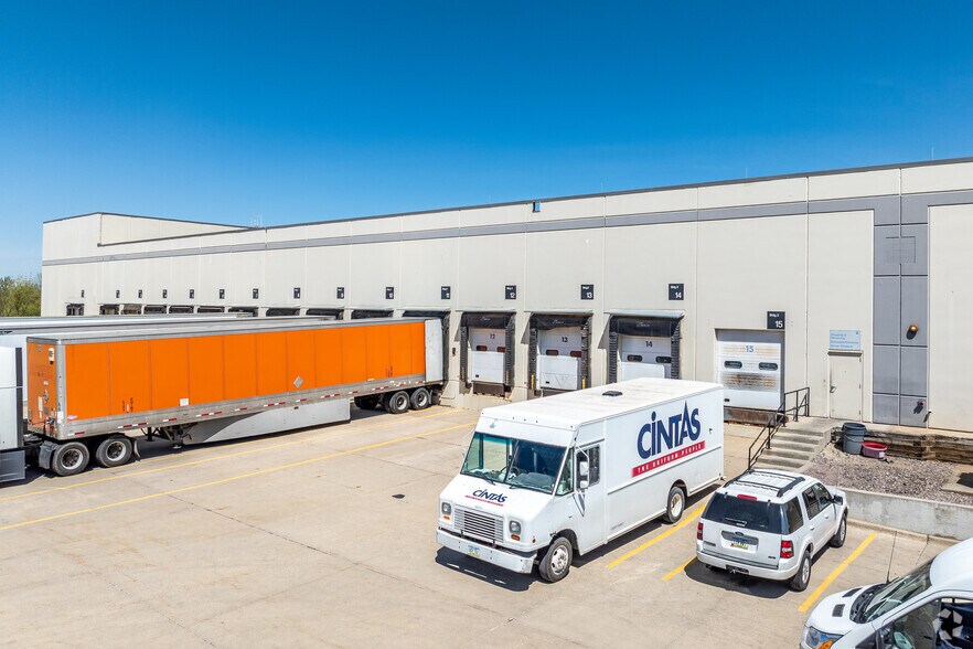 More Photos Of 250 NW 10th St, Waukee Warehouse For Sale