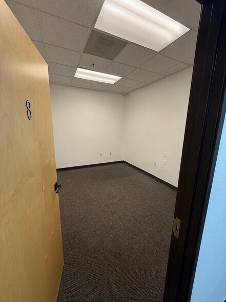 More Photos Of 5765 S Rainbow Blvd, Las Vegas Office For Lease