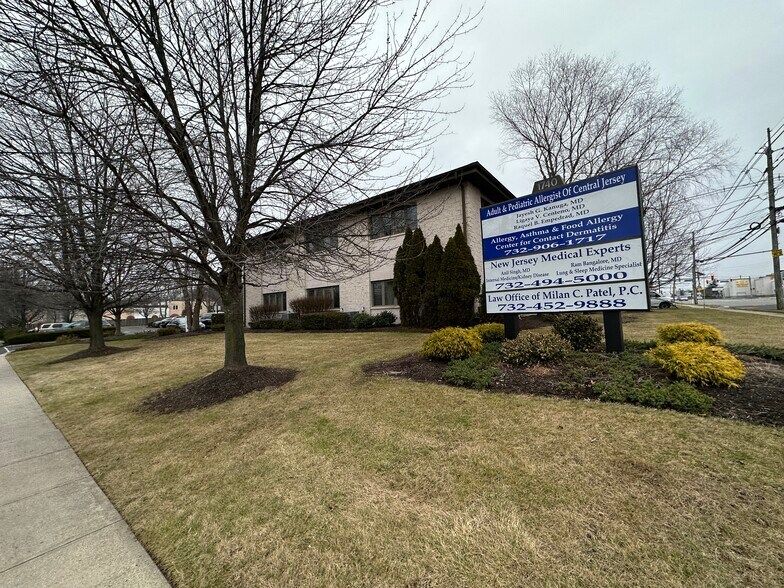 More Photos Of 1740 Oak Tree Rd, Edison Medical For Lease