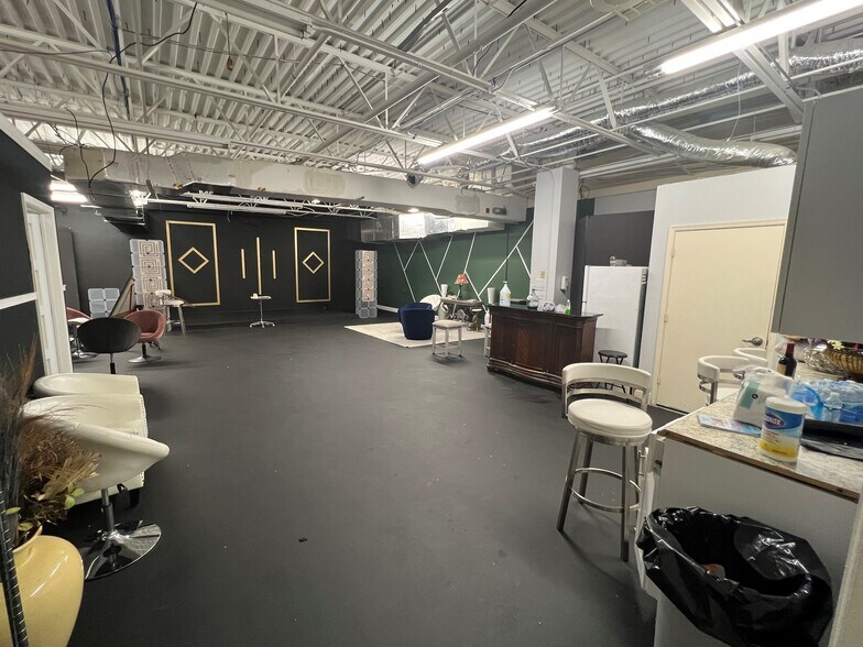 More Photos Of 3020 High Ridge Rd, Boynton Beach Showroom For Lease