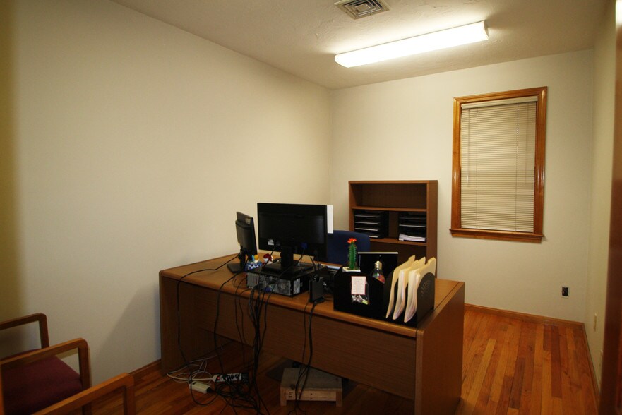 More Photos Of 2527 Cranberry Hwy, Wareham Office For Sale