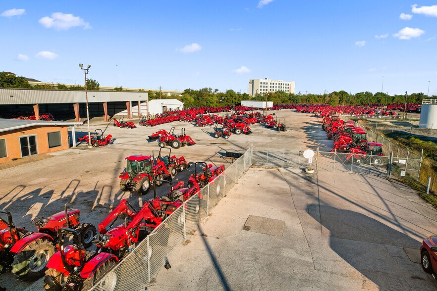 More Photos Of 9330 Jackrabbit Rd, Houston Warehouse For Sale