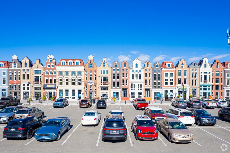 More Photos Of 10704 120 St NW, Edmonton Storefront For Lease