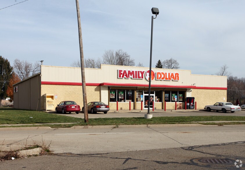 More Photos Of 1617 Tuscarawas St E, Canton Freestanding For Lease