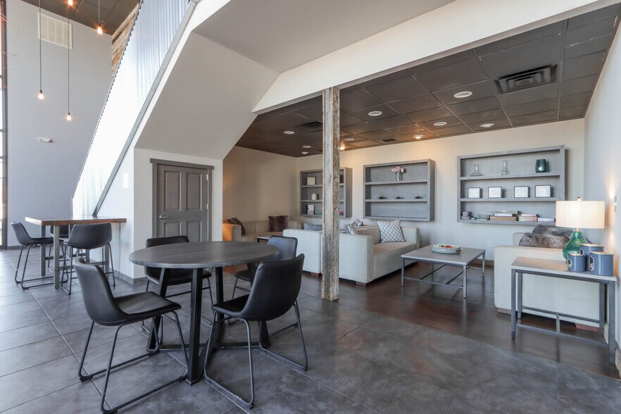 More Photos Of 1740 Park Ave, Plover Storefront Retail Office For Sale