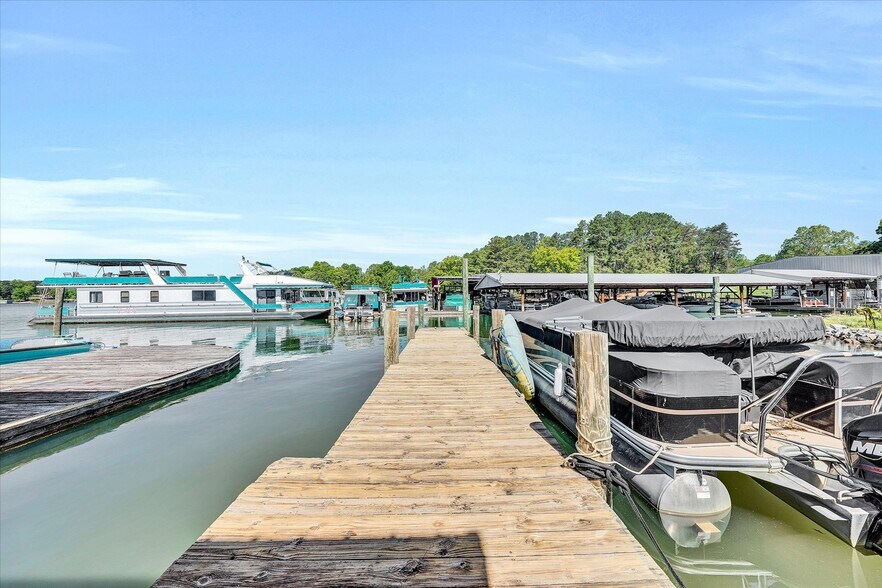 More Photos Of 3619 Airport Rd, Moneta Marina For Sale
