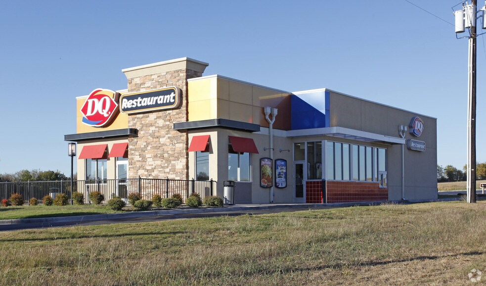 More Photos Of 200 Legacy Dr, Hewitt Fast Food For Lease
