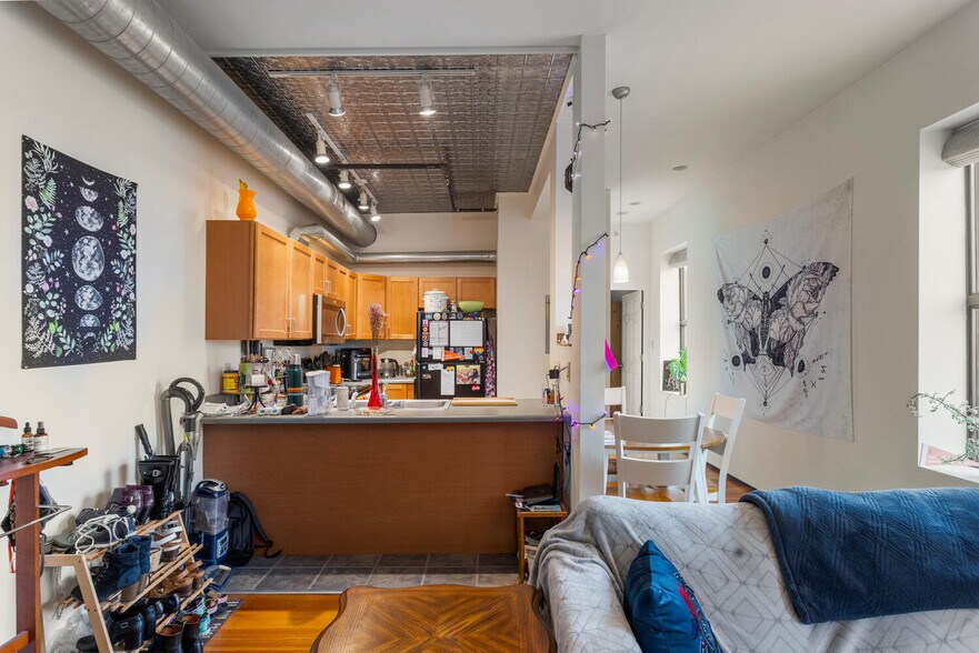 More Photos Of 112 W Hill St, Champaign Multifamily For Sale