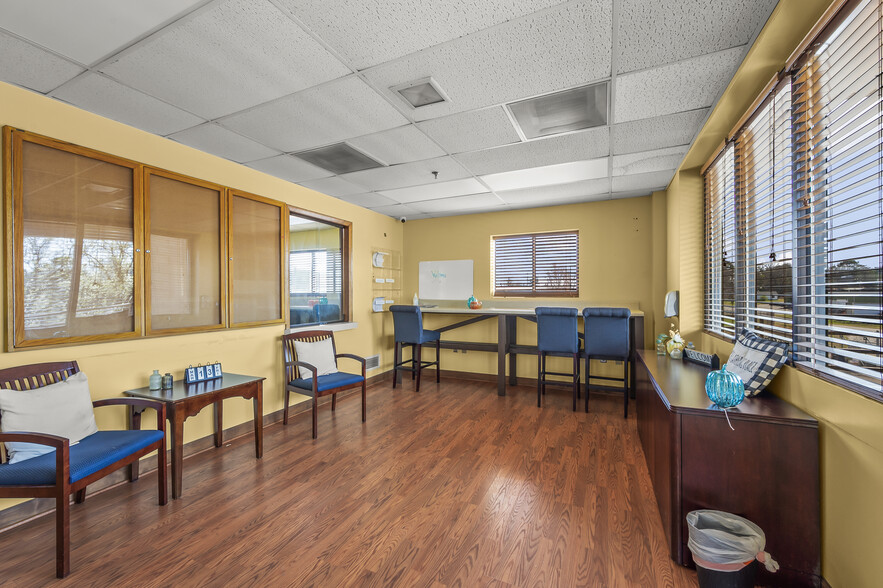 More Photos Of 3655 Reed St, Winston-Salem Warehouse For Sale