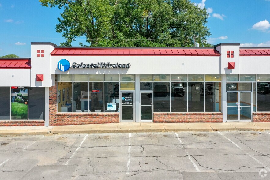 More Photos Of 200-238 S 8th St, Blair Unknown For Lease