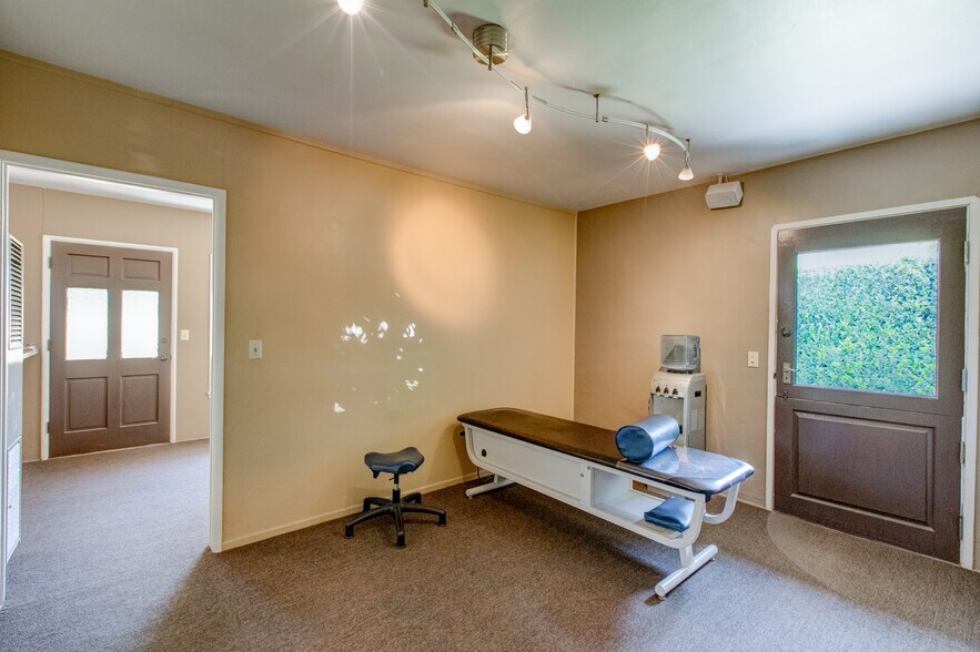More Photos Of 624 W Chapman Ave, Orange Medical For Sale